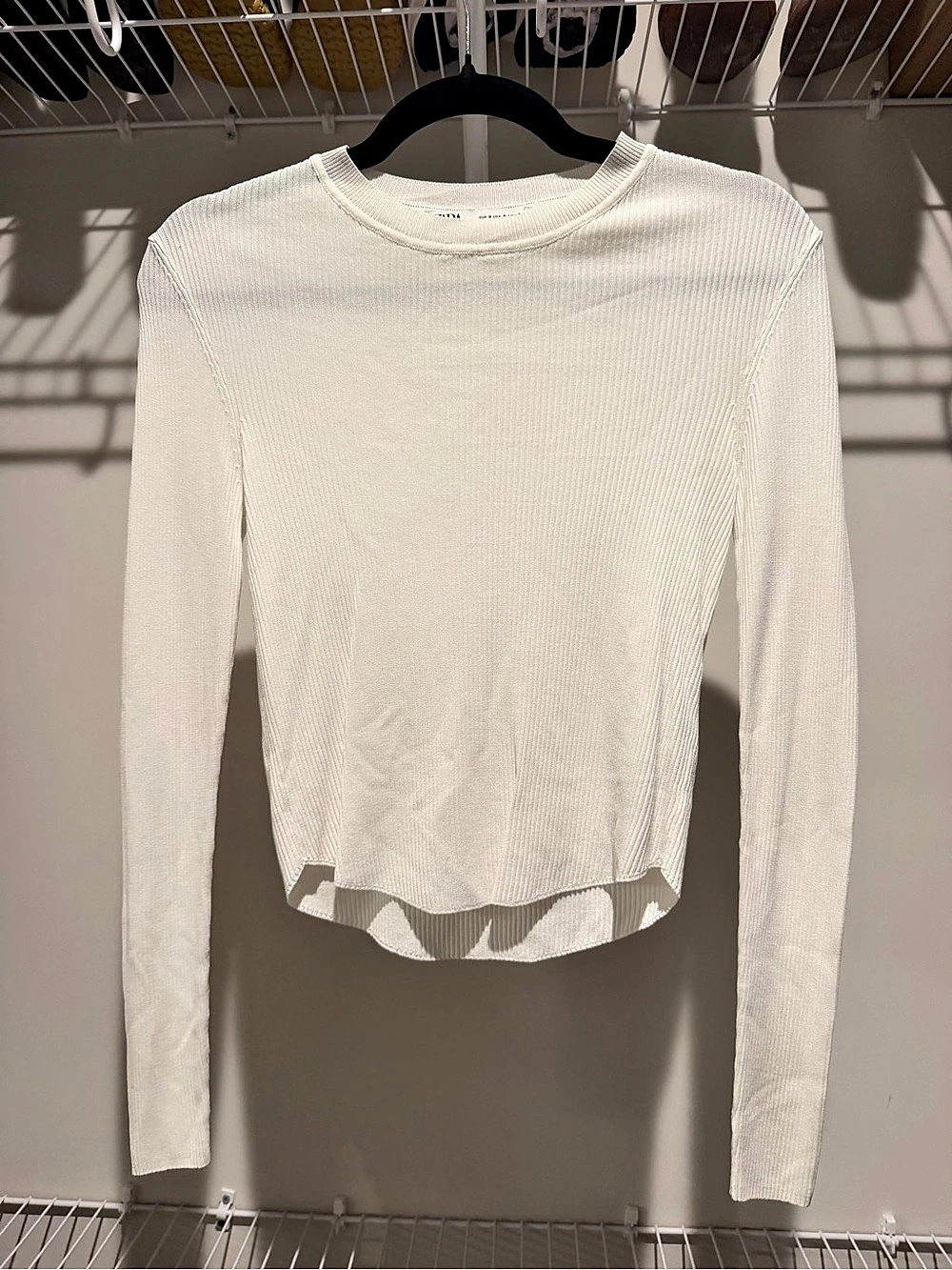 Zara Ribbed Long Sleeve Top in White Size Small Like New